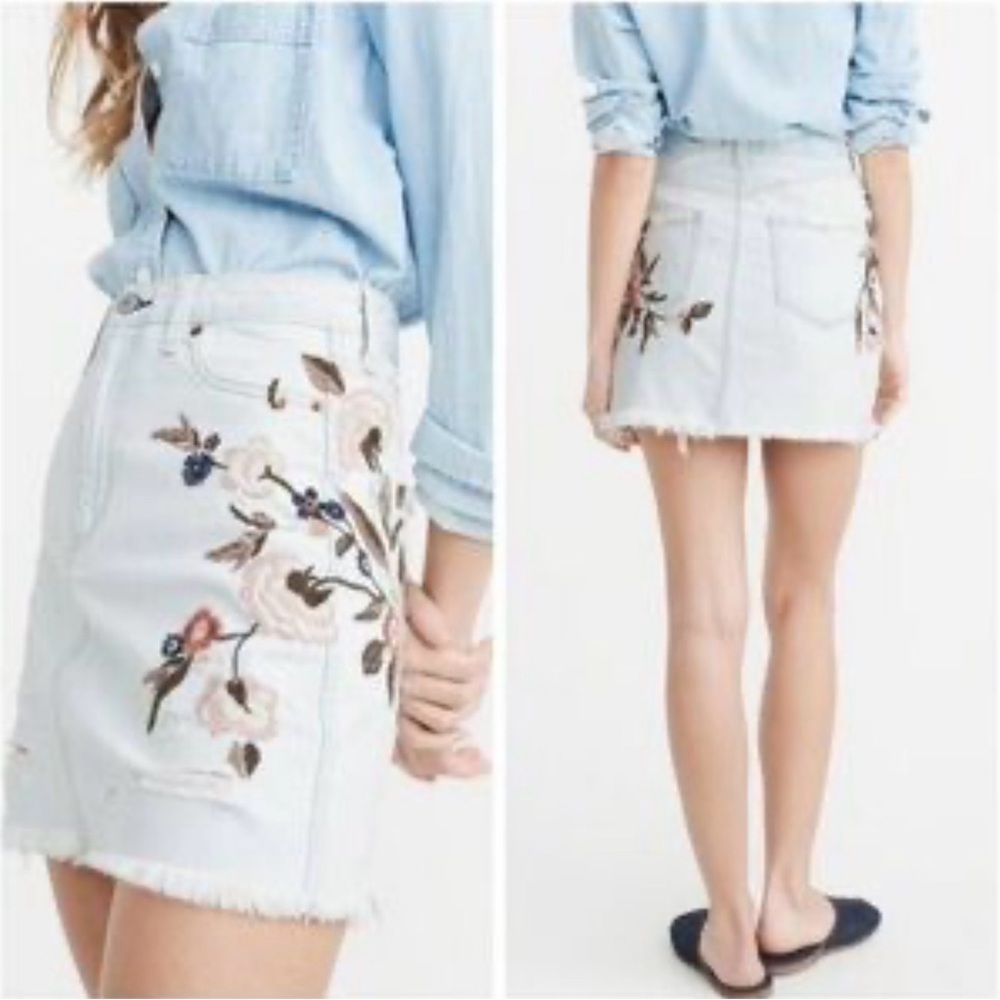 Abercrombie & Fitch Floral Embroidered Mini Skirt - Cream